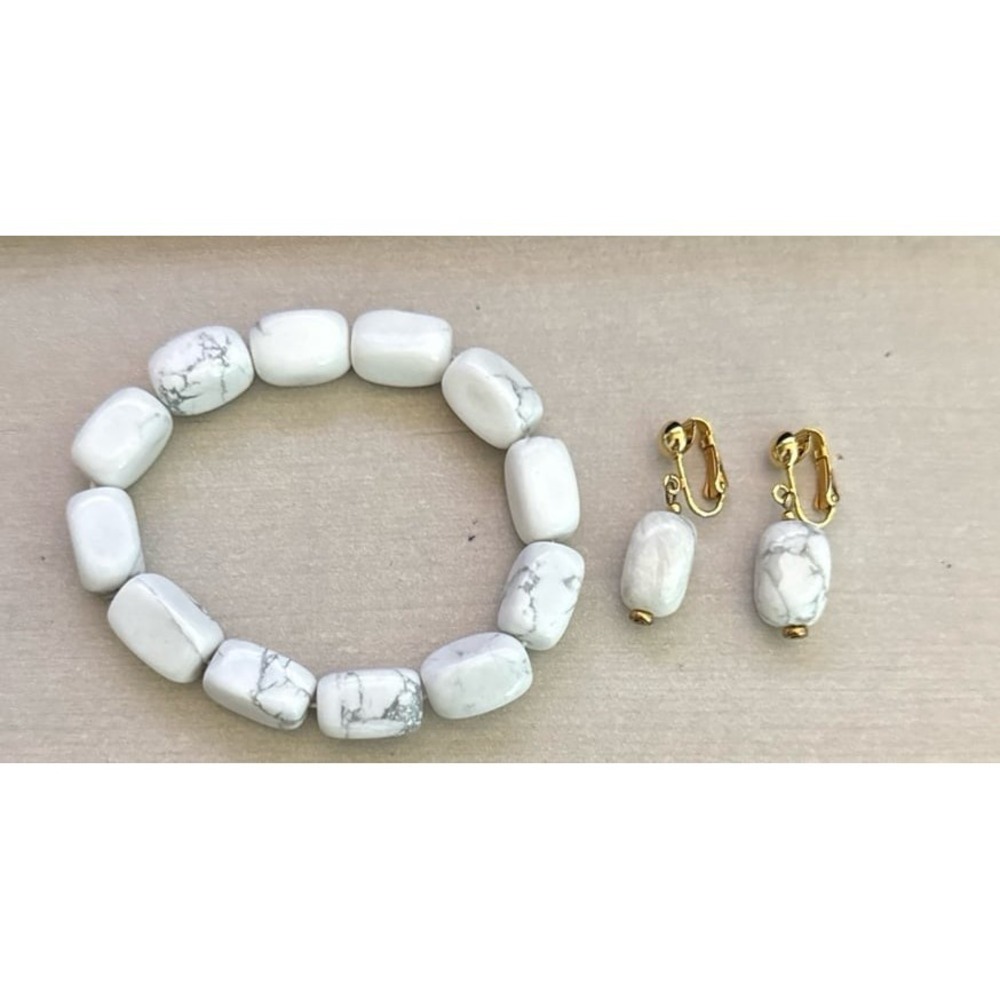 White Marble -colored rectangular bead stretchy bracelet dangly clip-on earrings